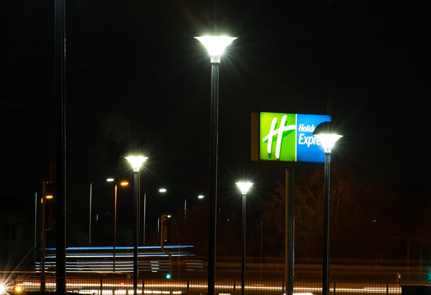 Tamlite Holiday Inn Express Portsmouth North PLAZA outdoor LED lighting and sign