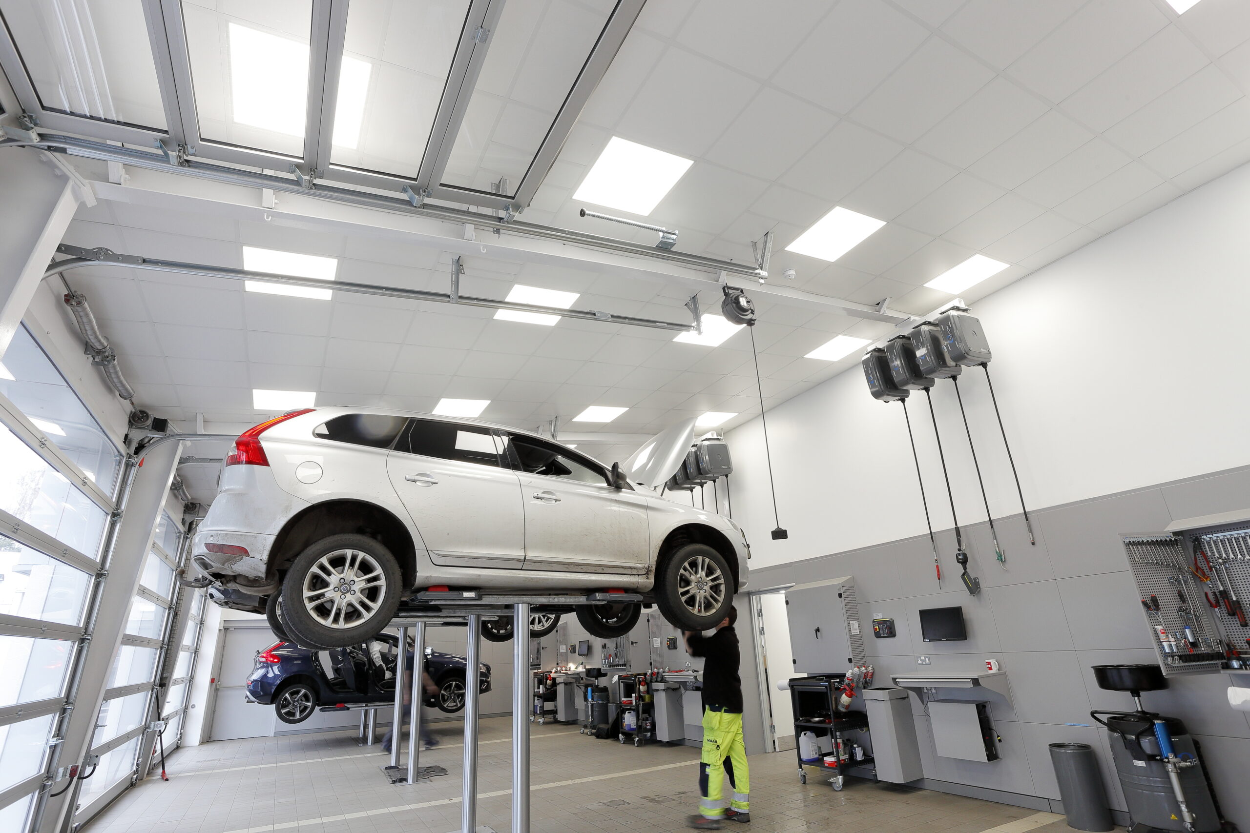 Tamlite Galashiels Volvo vehicle repairs garage lighting